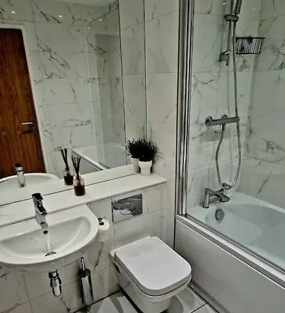 New Deluxe Birmingham City Centre Apartment 3 Bed Exterior photo